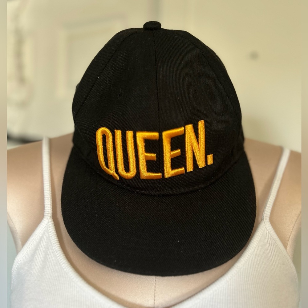Baseball hat Cap with embroidered queen design
